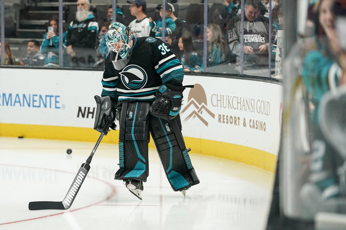 BR_OpenIce's tweet photo. The Sharks unveiled their new Cali Fin sweaters for tonight’s game 🔥🦈

(Via @SanJoseSharks) https://t.co/No5zRi0Gol