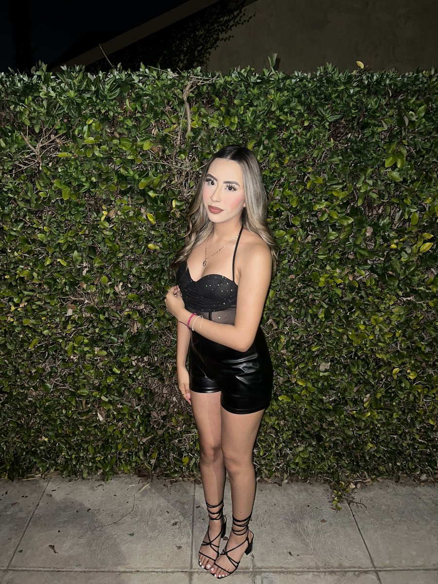 aquí nomás 🖤