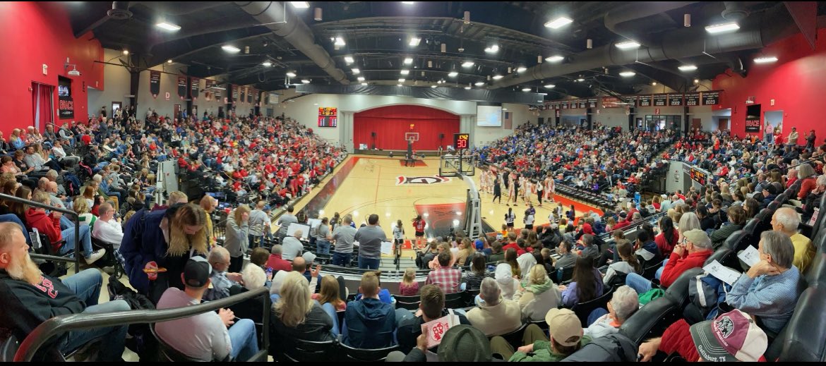 There a D1 caliber players littered all over NAIA. I’m guessing 100 D1 schools wish they had  @GraceBasketball typical Home crowd.  #NAIAHoops @smcollegehoops @NAIAHoopsReport