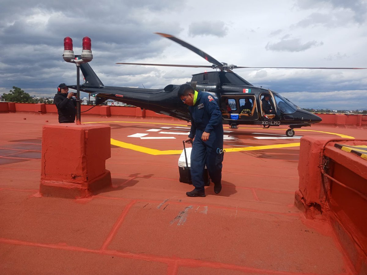 🚁🏥 Quiero informarles que hoy, durante la gira de trabajo, interrumpimos el itinerario del helicóptero del <a href="/Gob_Puebla/">Gobierno de Puebla</a> para atender un traslado urgente de una donación de órganos🫀procedentes del Hospital de Traumatología y Ortopedia del <a href="/Imss_Pue/">IMSS Puebla</a> con destino a la #CDMX.

La