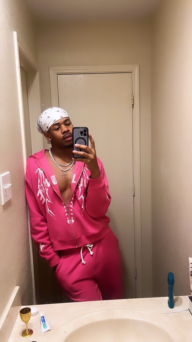 JuJu_Juwan's tweet image. Happy Pink Birthday 💕