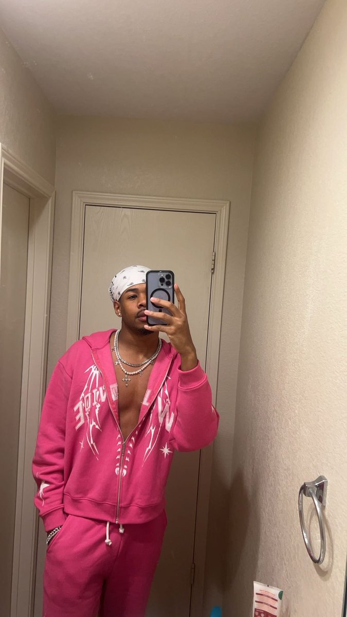 JuJu_Juwan's tweet image. Happy Pink Birthday 💕