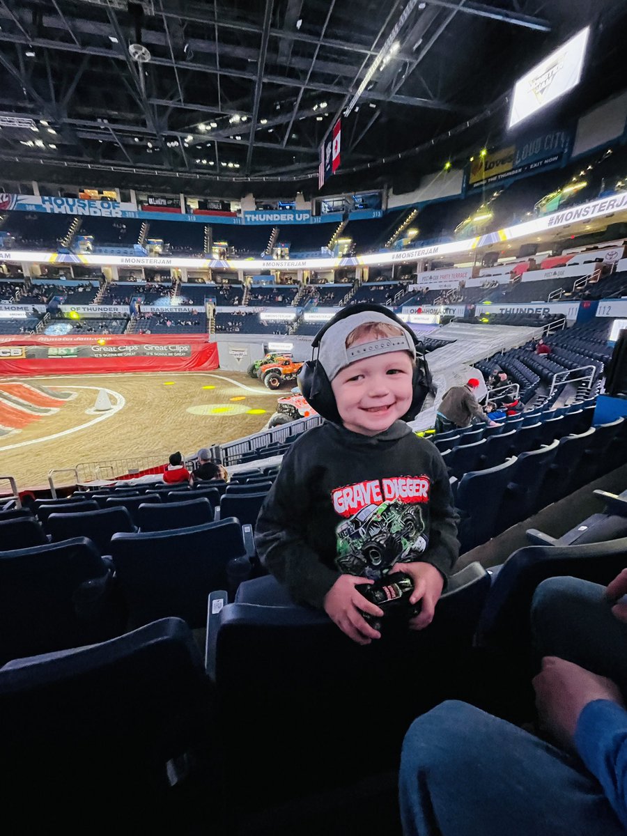 Living his best life 
#monsterjam #monsterjam2024