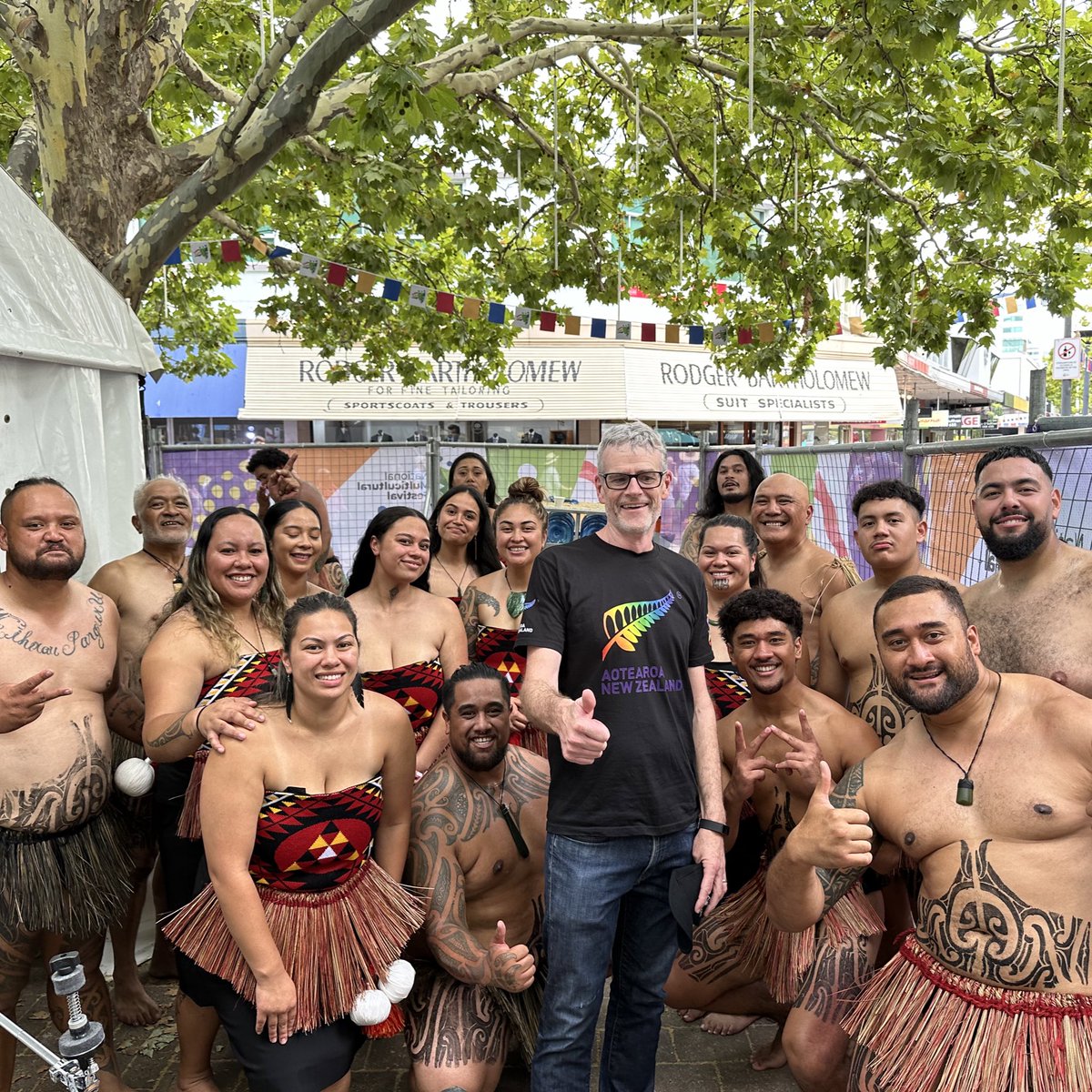Acting High Commissioner Eamonn O’Shaughnessy backstage with Te Aranganui culture club at yesterday’s @NatMultiFest a great event celebrating culture!
