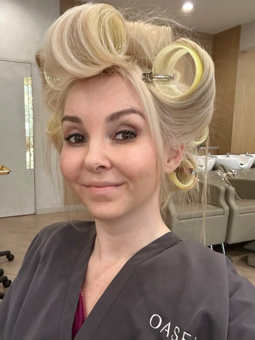 1 pic. You can’t tell me nothing the day I get my hair done! https://t.co/g1FmktuaAu