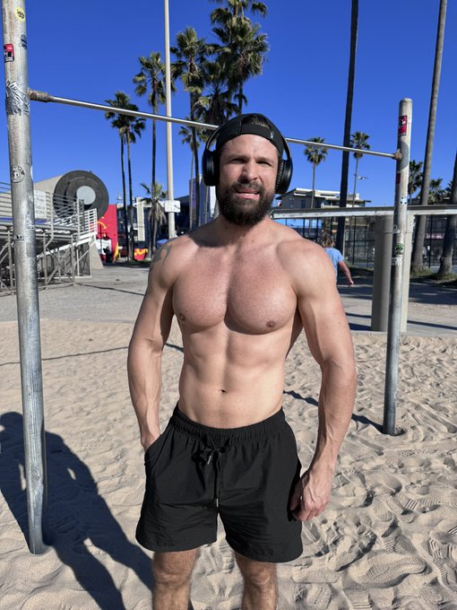 Nothing beats a beach workout! The pump and sun vitamin D combo is unbeatable. #beachworkout #vitaminsea<a href="/tag/fitnessgoals"class="tags"><span>#fitnessgoals</span></a><a href="/tag/vitaminsea"class="tags"><span>#vitaminsea</span></a><a href="/tag/beachworkout"class="tags"><span>#beachworkout</span></a>