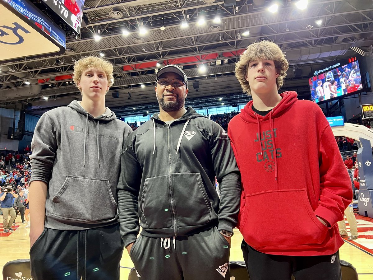 Wanna thank @CoachDHertz @DaytonMBB for inviting our two newest additions to our 17U @MidwestBBClub @3SSBCircuit team 6’10 W @CamdenKarel and 6’7 SG @bradyswartz2025 #DontBeLate @NinaZDallas @ebosshoops @DushawnLondon1 @NEO_Spotlight @brookcupps