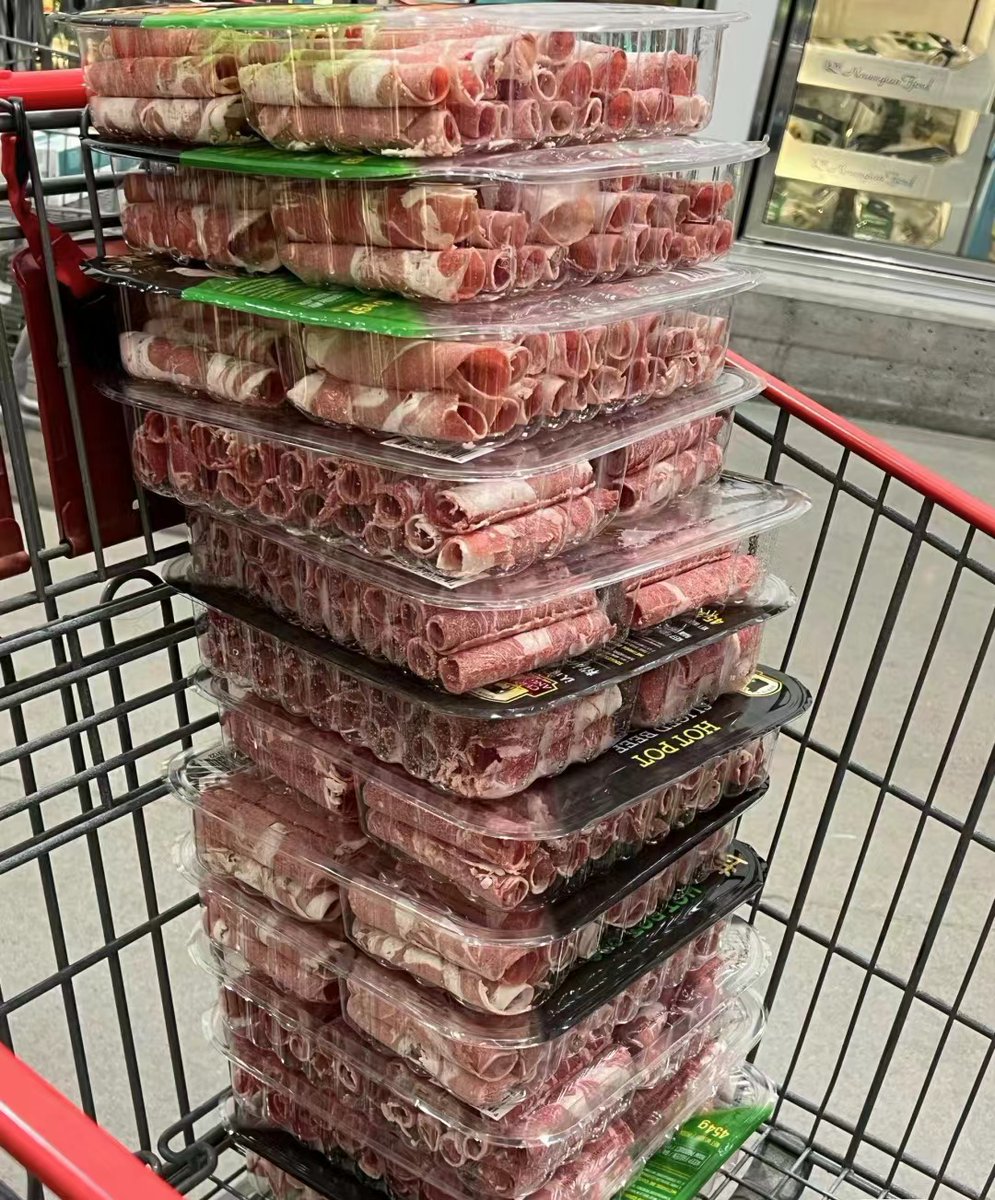 againmilfx's tweet image. Got watched by a foreigner in the supermarket