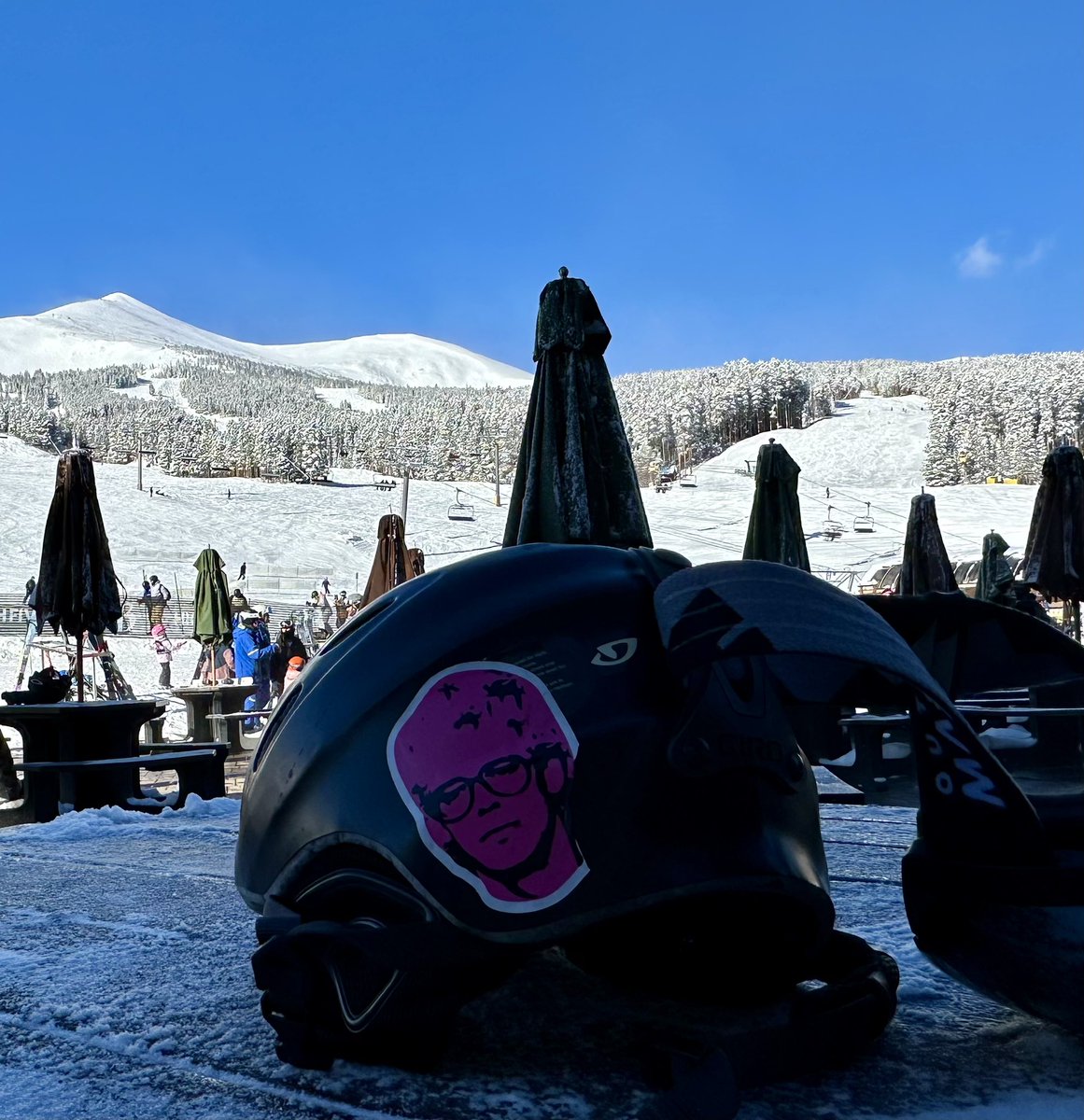 77yanks's tweet photo. #Pinkadam @breckenridgemtn @U2 https://t.co/gwxQmxdwBY