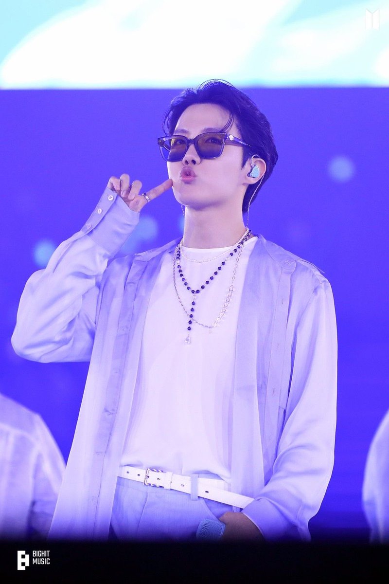 kuu_army's tweet image. 🎉🎂Happy Birthday JｰHOPE 🎁🎉

我らの希望✨️いつも素敵な笑顔でみんなのエネルギー！ダンスとラップしている時すごくかっこよくてギャップ萌えです💜
これからもみんなの希望、エネルギーでいてね💜メンバーと楽しく元気な過ごしてね！
 #HAPPYBIRTHDAYJHOPE 
 #HAPPY_JHOPE_DAY 
 #사란해요