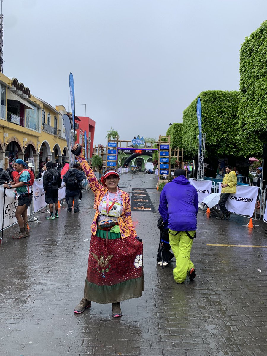Julieticious23's tweet photo. Así conquistamos el #DesafíoEnLasNubes en #Xicotepec con muchas lágrimas, esfuerzo, sudor, resbalones, lodo, lluvia, río, esfuerzo, compañerismo, niños porras, sonrisas, amor con @E_mg3 y actitud!
Pero la causa en mis pasos fue más fuerte🙏
#utmex #PorTi 💙 https://t.co/9VzS2kWV6z