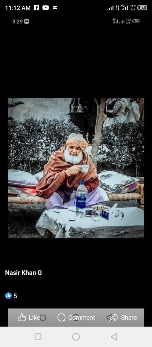 تنقید کا چشمہ اتار کر کھبی تنہائی میں تحقیق کی نگاہ سے مولانہ کو دیکھ لیں ساری نفرت ختم ہوجاۓ گی
#FazalurRehman 
#KingOfPoliticsMaulana 
#مولانا_سرخرو_ہوگئے 
#یوان_نہیں_میدان