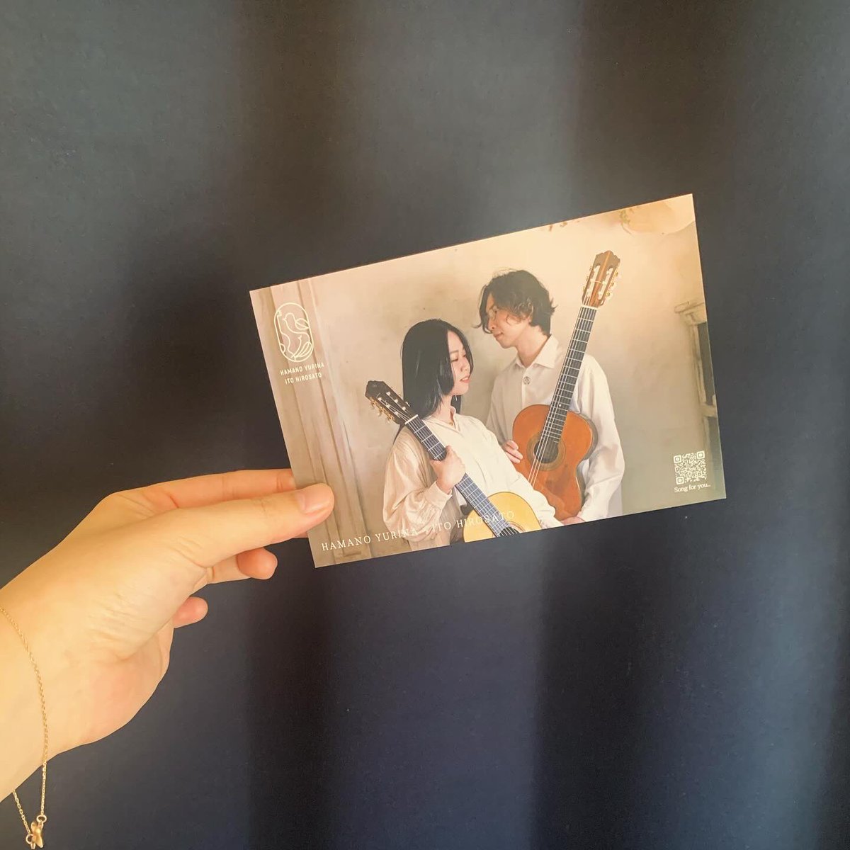 いつでもこのデュオを手に取れるよう
何かのきっかけでこのデュオを知れるよう
音楽付きポストカードを作りました

お世話になっているお店等をメインに
置かせてもらおうと思っています

音源付きポストカード
隠れミッキーのようで見つけたらラッキー🌟
※50枚に1枚直筆でサインも入れる予定です