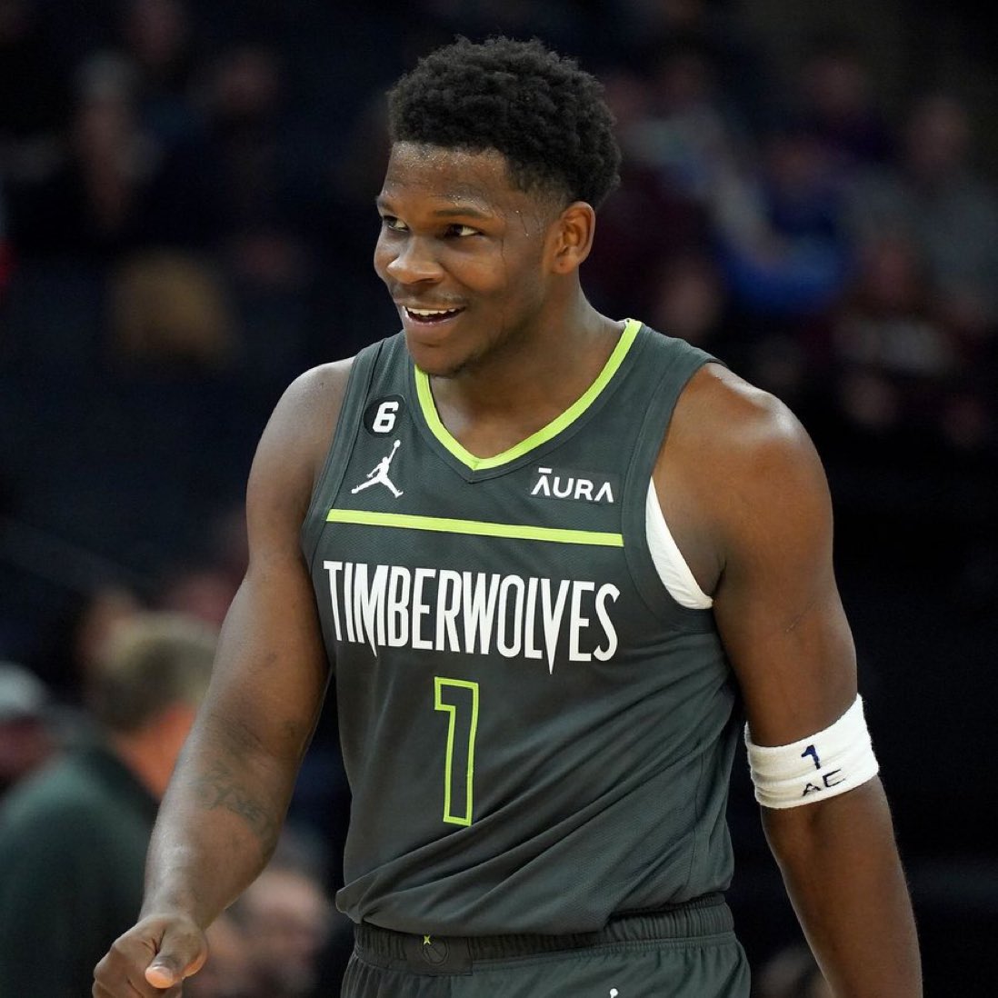 DailyLoud's tweet image. Anthony Edwards reportedly plans to shoot only with his left hand during All-Star game