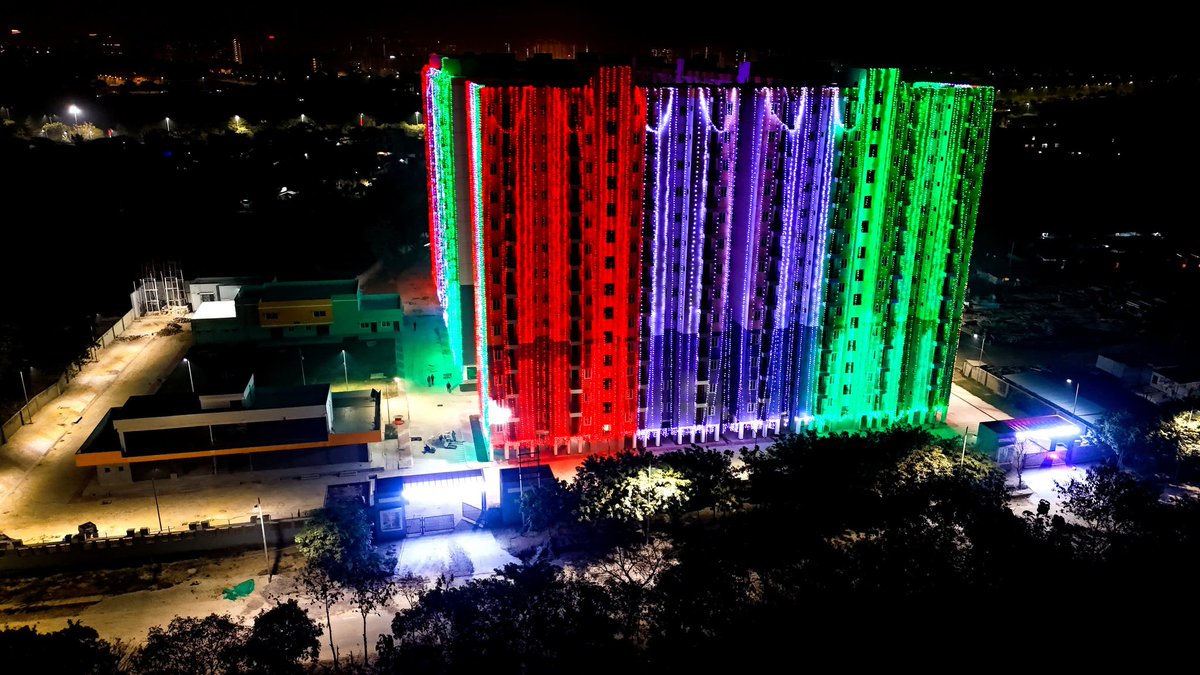 PMAYUrban's tweet photo. #LightHouseProjects: Building a modern &amp; progressive infrastructure!

Turning the spotlight at #LHP Lucknow which is complete &amp; getting ready for inauguration. Here’s a beautiful sight of the project.

#PMAYUrban #HousingForAll #GHTCIndia #LHPLucknow #LightHouseProjectLucknow https://t.co/4OeRIXVQpP