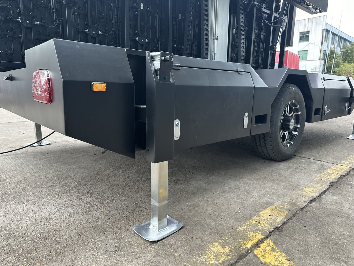 Wendy15409507's tweet image. EF8 8sqm mobile LED trailer, a compact design, powerful visuals, it can deliver a truly immersive viewing experience for any audience.
#mobileledbillboard #ledscreentrailer #mobileledtrailer#outdooradvertising#ooh#events#Digital Signage and Displays#leddisplay