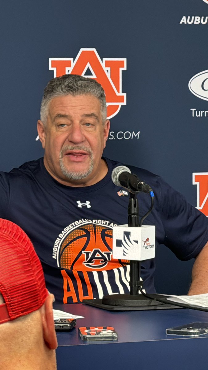 Bruce Pearl on Jaylin Williams injury: “He (Jaylin) and Johni are the two best players… we were in range.” He thinks it’s serious because of the pivot during the knee injury. “We think it’s something, we’ll do an MRI tomorrow.”