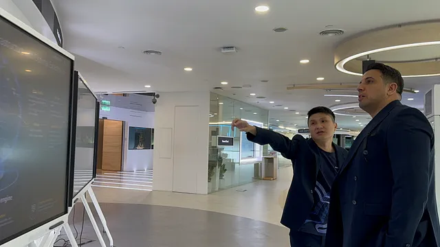 framework_tq's tweet image. 1/ 🌐 Recap: 
Framework Tech's strategic collaboration with Huawei Cloud in Southeast Asia is a game-changer for digital innovation. Discover how this partnership is shaping our future. 

🧵A Thread
👇👇👇
#FrameworkTech #HuaweiCloud