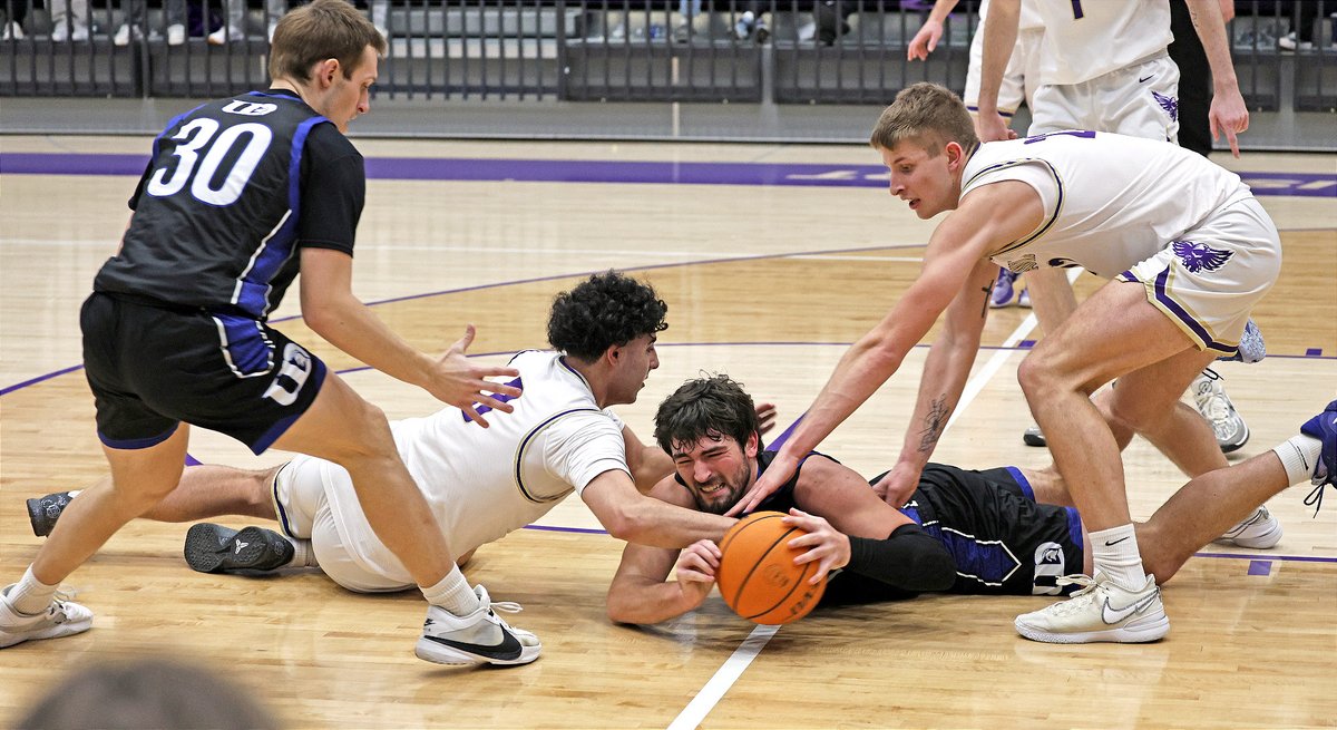 (RV) Men's Basketball Pick Up Crucial Win Against Duhawks to End Regular Season

Game Notes✏️
➡️KIlburg (23), McCants (16) lead all scorers
➡️Simon stat line 8-7-5, Anderson nine rebounds
➡️Spartans earn #4 seed in A-R-C Tourney

📰: bit.ly/49Ev7Z7

<a href="/UDHoops/">UD Men’s Basketball</a> x #Spartans