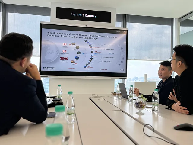 framework_tq's tweet image. 1/ 🌐 Recap: 
Framework Tech's strategic collaboration with Huawei Cloud in Southeast Asia is a game-changer for digital innovation. Discover how this partnership is shaping our future. 

🧵A Thread
👇👇👇
#FrameworkTech #HuaweiCloud