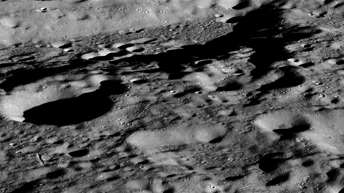 If all goes according to plan, the @Int_Machines IM-1 Nova-C lander will touch down at the spot right in the very centre of this scene.