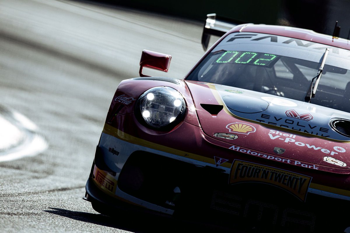 PorscheRaces's tweet image. #IntGTC - Things stay turbulent @Bathurst12hour: #MantheyEMA #Grello had to repeat the drive-through penalty, @mattcampbell22_ is already back in P10. The #ProAm #Porsche #911 switched back to slicks under 🌕and is now new overall leader, ahead of #PhantomGlobalRacing&apos;s #13