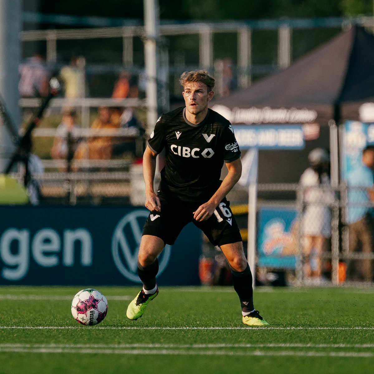 vanfootballclub's tweet photo. “Now we’ve got a system, and everyone kind of knows now going back into next year what the goals are..." 🗣️

Hear from VFC midfielder Elliot Simmons on his thoughts heading into his second season with The Eagles 🦅

🔗: https://t.co/OpCTzaaspN

#VancouverFC #CanPL | ✍️: @BTFR17 https://t.co/gfxoEKaLAU