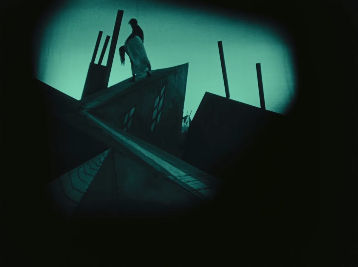 Rocco_Parondi's tweet photo. #DasCabinetdesDrCaligari (1920) #RobertWiene
Fantastic horror with nightmarish atmospheres,divided into 6 acts and with an ending that has become as famous as the first twist in the history of cinema. It is the manifesto of German Expressionism and its visual appeal is immortal. https://t.co/E8L4UkgiIR