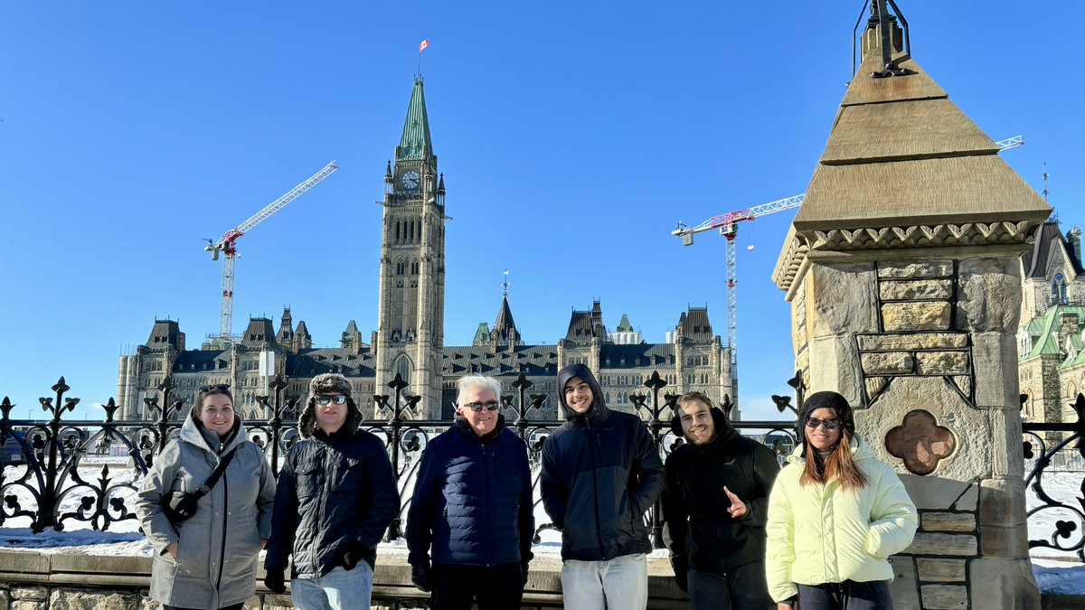 King's students explored Ottawa's historic Parliament buildings, the lively <a href="/ByWardMarket_/">The ByWard Market</a>, and enjoyed the original <a href="/BeaverTails/">BeaverTails</a>. Next stop: Montréal!  
#APlaceToBe #ExploreWithKings