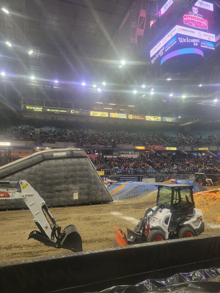edwinpierrot13's tweet photo. Getting Ready for the Second Half here at @SaskTelCtr
#Saskatchewan #LandOfLivingSkies #Canada #Saskatoon #yxe #saskatoonshines #ExploreSask #RamMotorsportsSpectacular #SasktelCenter https://t.co/WYBp2IvEPN