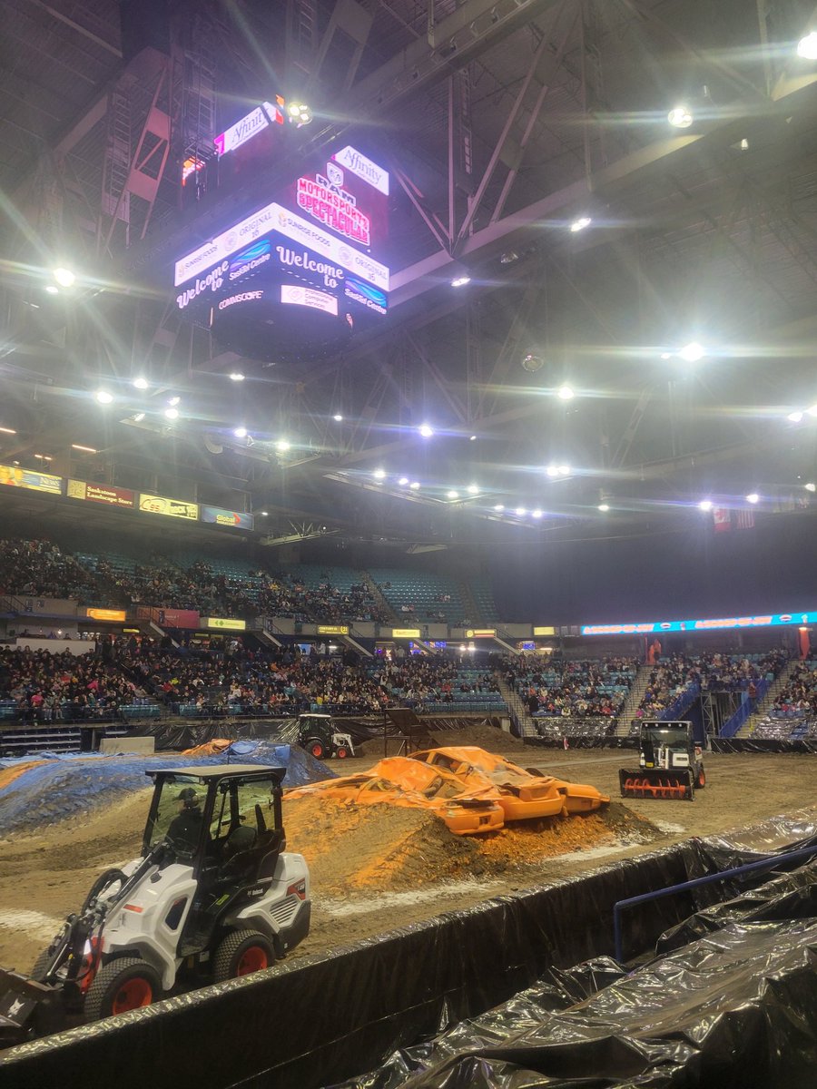 edwinpierrot13's tweet photo. Getting Ready for the Second Half here at @SaskTelCtr
#Saskatchewan #LandOfLivingSkies #Canada #Saskatoon #yxe #saskatoonshines #ExploreSask #RamMotorsportsSpectacular #SasktelCenter https://t.co/WYBp2IvEPN