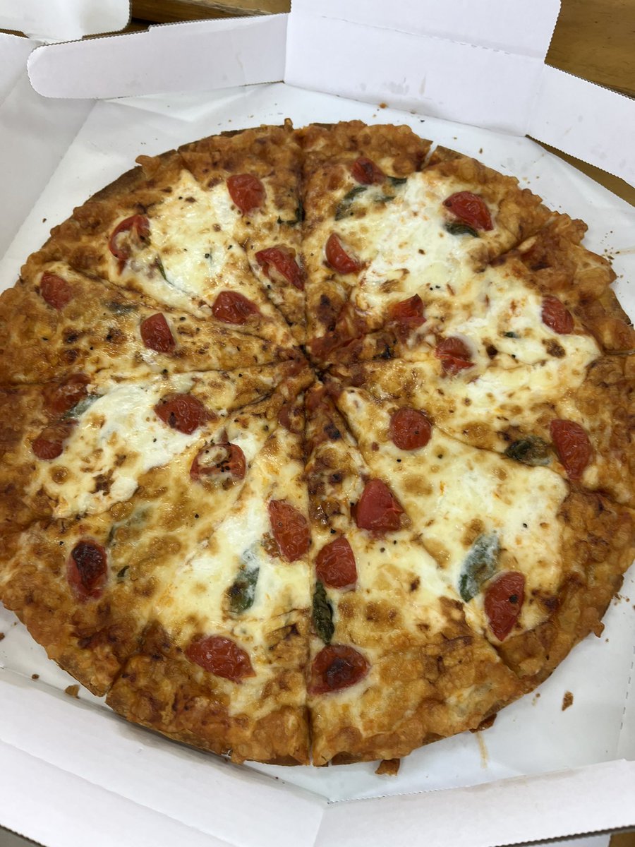 Contraildining's tweet image. 【本日のコントレイル】
@pizzala_jp 尾張旭店様より
ピザを提供していただきました!
ありがとうございます。
な、な、な、なんと13枚(⊙д⊙)
こうやって
色んなところで色んな輪が
繋がっていくのが
とても嬉しいです。
☆ピザ
☆からあげ
☆たまご焼き
☆野菜スープ