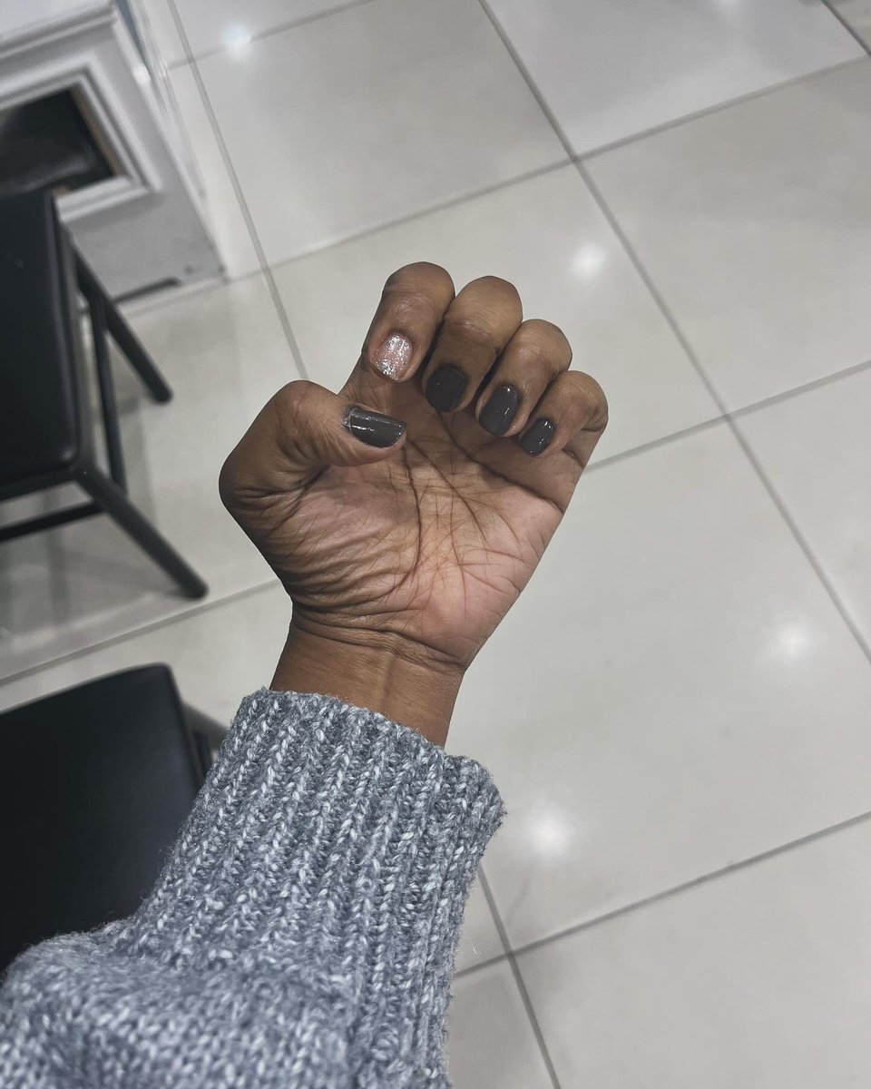 iamchanteezy's tweet photo. I went for a darker color. #opinails https://t.co/iemQ4ORZoZ