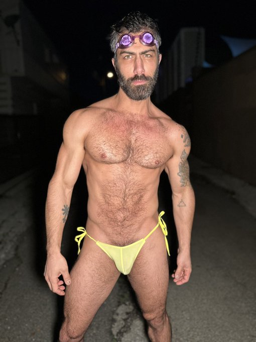 Come join me tomorrow for #hotdogsundaysla at @elcidsunset by @mariodiaz 🍑🌭💪🏼 https://t.co/R7KvgNs0u<a href="/tag/hotdogsundaysla"class="tags">#hotdogsundaysla</a>