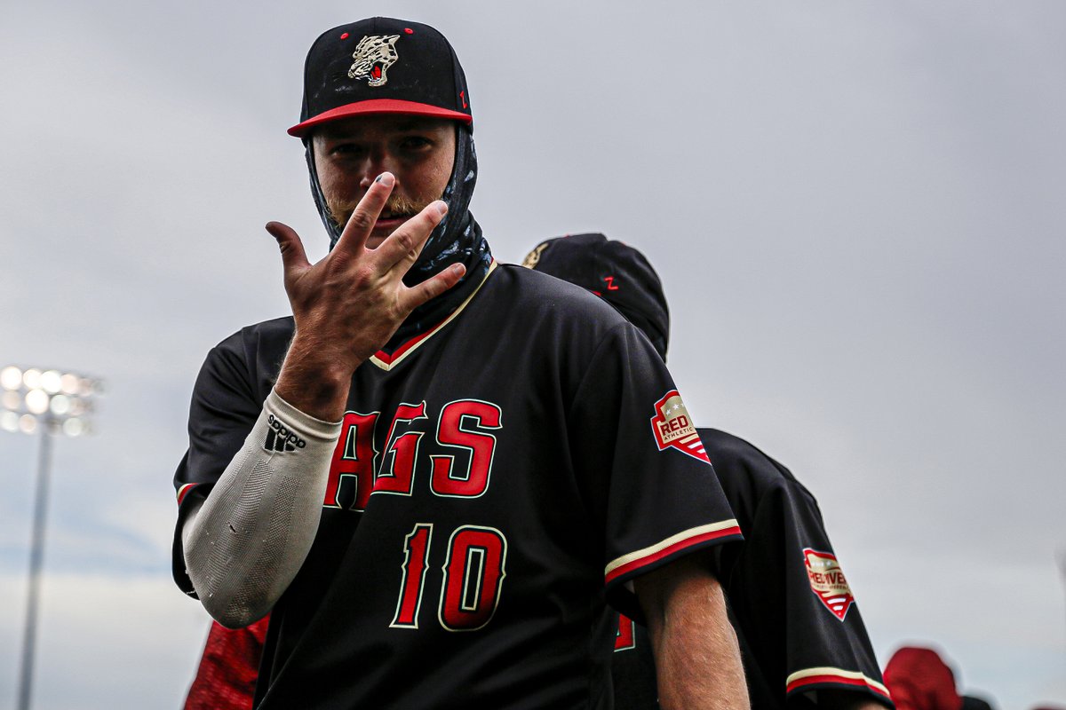 tamuvjaguars's tweet image. The weather, frío. The Jags, en fuego. #JagBall #4to1 #ThisIsOurTeam