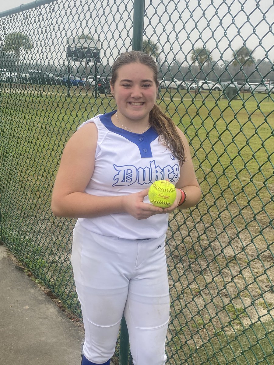 Madison Mcdougall @madison101119 another 2026 stud. Had a great day! Going 5-5 with a double and a 💣. Contributing with a lights performance in the circle. @ladydukesnj @ALLNJSoftball @D1Softball @SBRRetweets