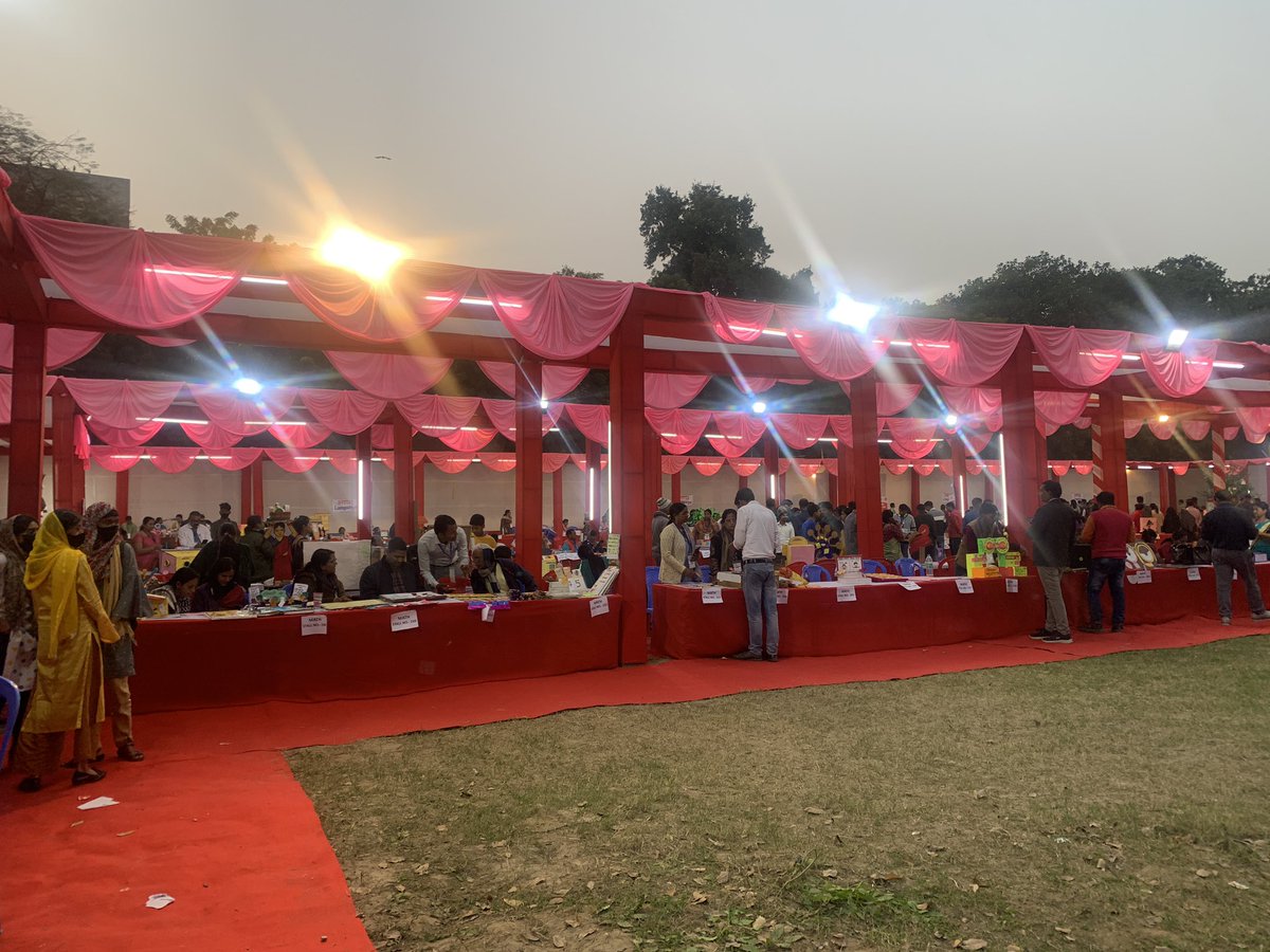 geetave's tweet photo. Teaching Material is critical for effective learning. Low cost TLMs ensure accessibility and manipulation. A TLM fair is organised by Deptt of education, Bihar to promote creation and the use of innovative TLMs by teachers. #ipel #tlm #scertbihar https://t.co/fa7sU6CTTs