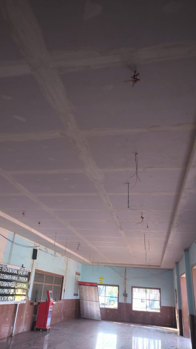 BhusavalDivn's tweet photo. #AmritStationUpdates 
🟧Badnera Station development-  
📷3 Escalators  
📷Parking  
📷Entry/Exit gates  
📷Improved circulating area
📷Improved signages Will be developed. 
📷Additional Platform cover shed  #WeWillDeliverAsPromised https://t.co/iI0Zl0oEvl