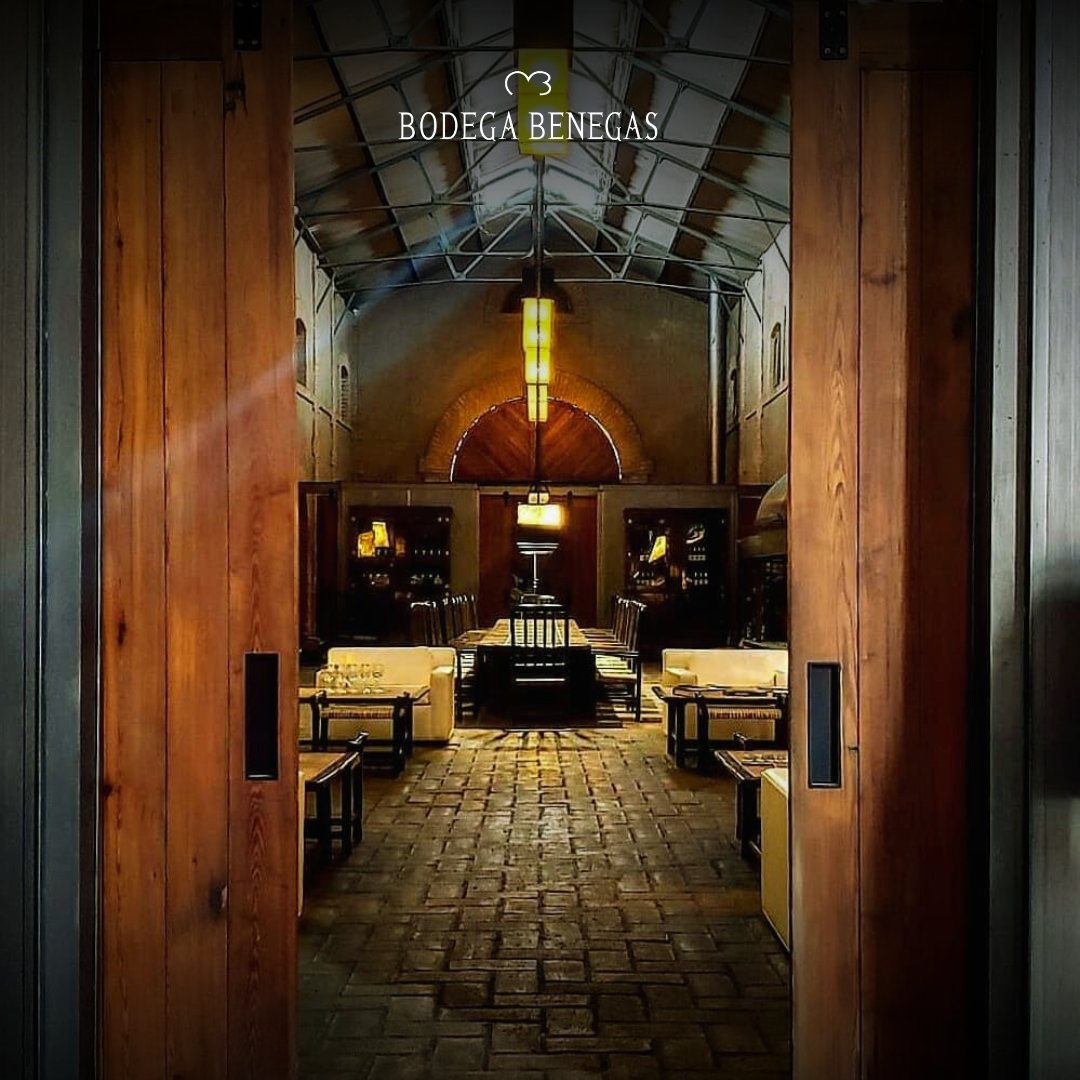 🔸¡Nuestras puertas están abiertas! 

Descubrí junto a nuestros guías por qué somos símbolo de excelencia vitivinícola y llevate recuerdos inolvidables de tu paso por nuestro lugar

🔸Información y reservas:
turismo@bodegabenegas.com
Whatsapp +54 9 261 6083470