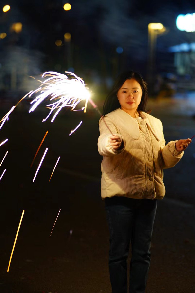 Racheltsyoo's tweet image. Cheers to a life where fireworks never cease and every moment feels like a love story unfolding. Here's to the magic that never ends! 🎇💖 #InfiniteWonder #FireworksAndRomance #LifeIsBeautiful