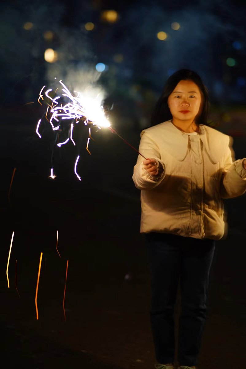 Racheltsyoo's tweet image. Cheers to a life where fireworks never cease and every moment feels like a love story unfolding. Here's to the magic that never ends! 🎇💖 #InfiniteWonder #FireworksAndRomance #LifeIsBeautiful