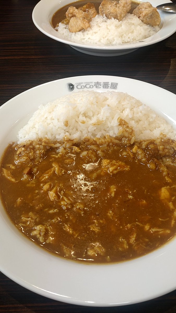 CoCo壱、チキン煮込みカレー
ご飯300gよりかなり少ない😠
カレーも少ないなぁ
宗次さんが泣くわ
＃カレー＃CoCo壱番屋#名古屋#野並