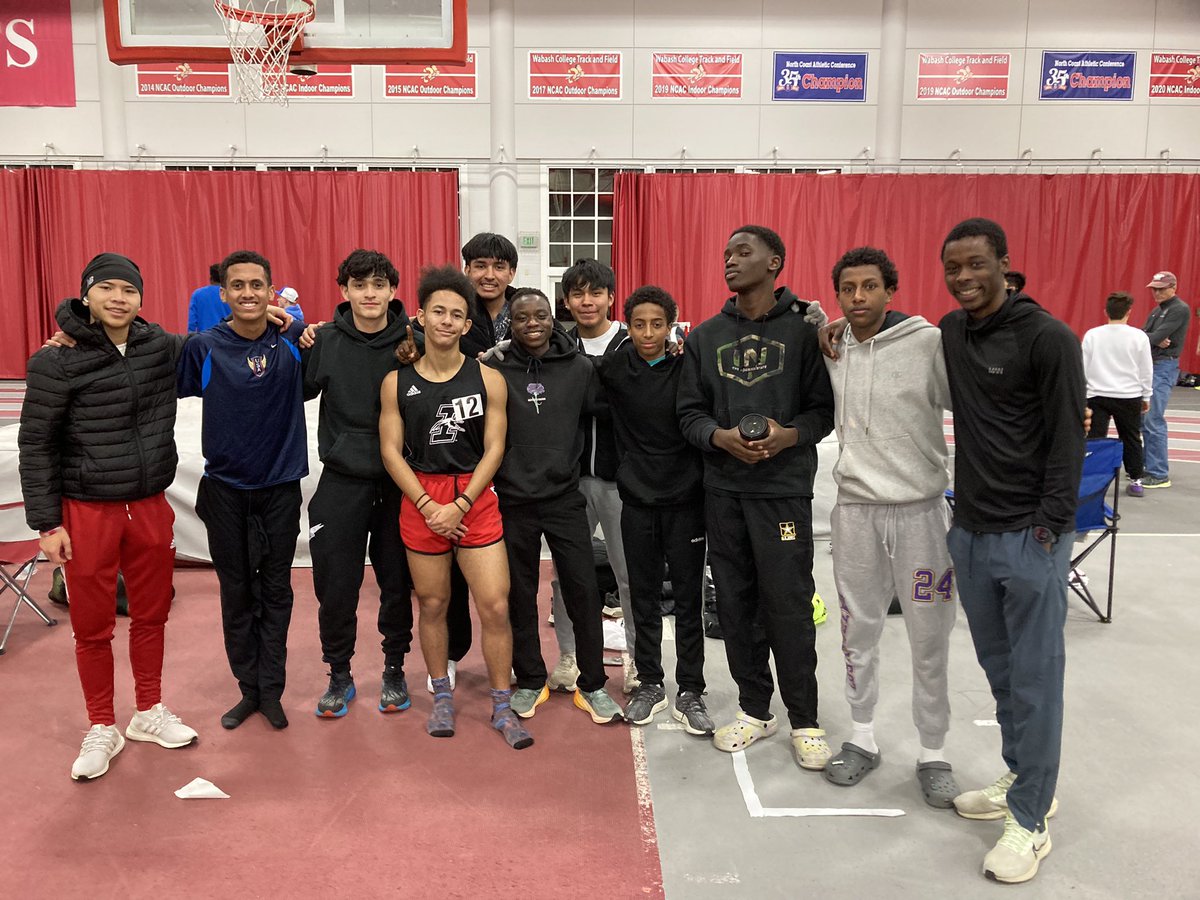 Ben Davis CC (@giantdistance) on Twitter photo Great night competing and gaining experience racing at the Distance Showcase.
6 guys competed but another 5 came to cheer & support! Plus a <a href="/Davidace2004/">David Adesanya</a> sighting!
Results to follow in this 🧵
<a href="/BDtrack/">Mike Davidson</a> <a href="/WayneTwpSuper/">Dr. Jeff Butts</a> <a href="/BenDavisHS/">Ben Davis High School</a> <a href="/GiantAthletics/">Ben Davis Giants</a> Great night competing and gaining experience racing at the Distance Showcase.
6 guys competed but another 5 came to cheer & support! Plus a <a href="/Davidace2004/">David Adesanya</a> sighting!
Results to follow in this 🧵
<a href="/BDtrack/">Mike Davidson</a> <a href="/WayneTwpSuper/">Dr. Jeff Butts</a> <a href="/BenDavisHS/">Ben Davis High School</a> <a href="/GiantAthletics/">Ben Davis Giants</a>