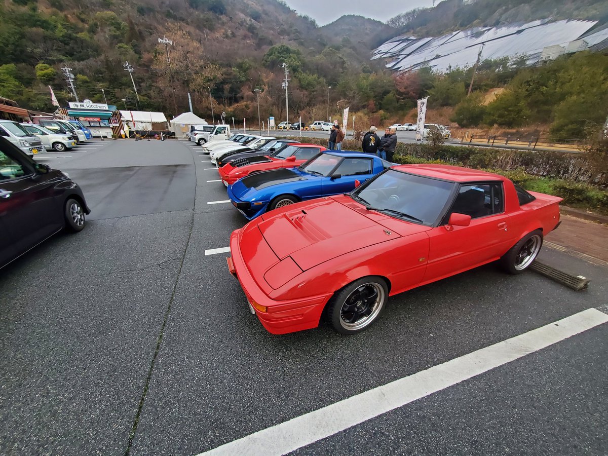 22c2w_Official's tweet image. あいにくの天気になっちゃいましたが「牡蠣ツーリング」は無事に開催できました！

ご参加の皆さま ありがとうございました！

#道の駅みつ
#室津漁港

#rx2 #rx3 #rx4 #rx5 #mazda #mazdarx7 #fd3s #rx7 #rx8 #sa22c #cosmo #zomzom #rotary #13b #12a #20b #rotarylife #rotarypower #bridgeport