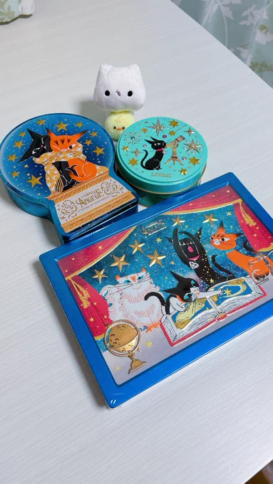 そういえば!バレンタイン!黒ねこ意匠さん( )デザイン可愛すぎて全部ほしかったけど厳選…!ほんとはもう1つ欲しかった缶のが既に売り切れててウワァーッでしたがそうだよね可愛いもの!!と納得…っりりぽぽも気になるねぇ)))(でも猫ちゃんにチョコはNGだからごめんね…!) 