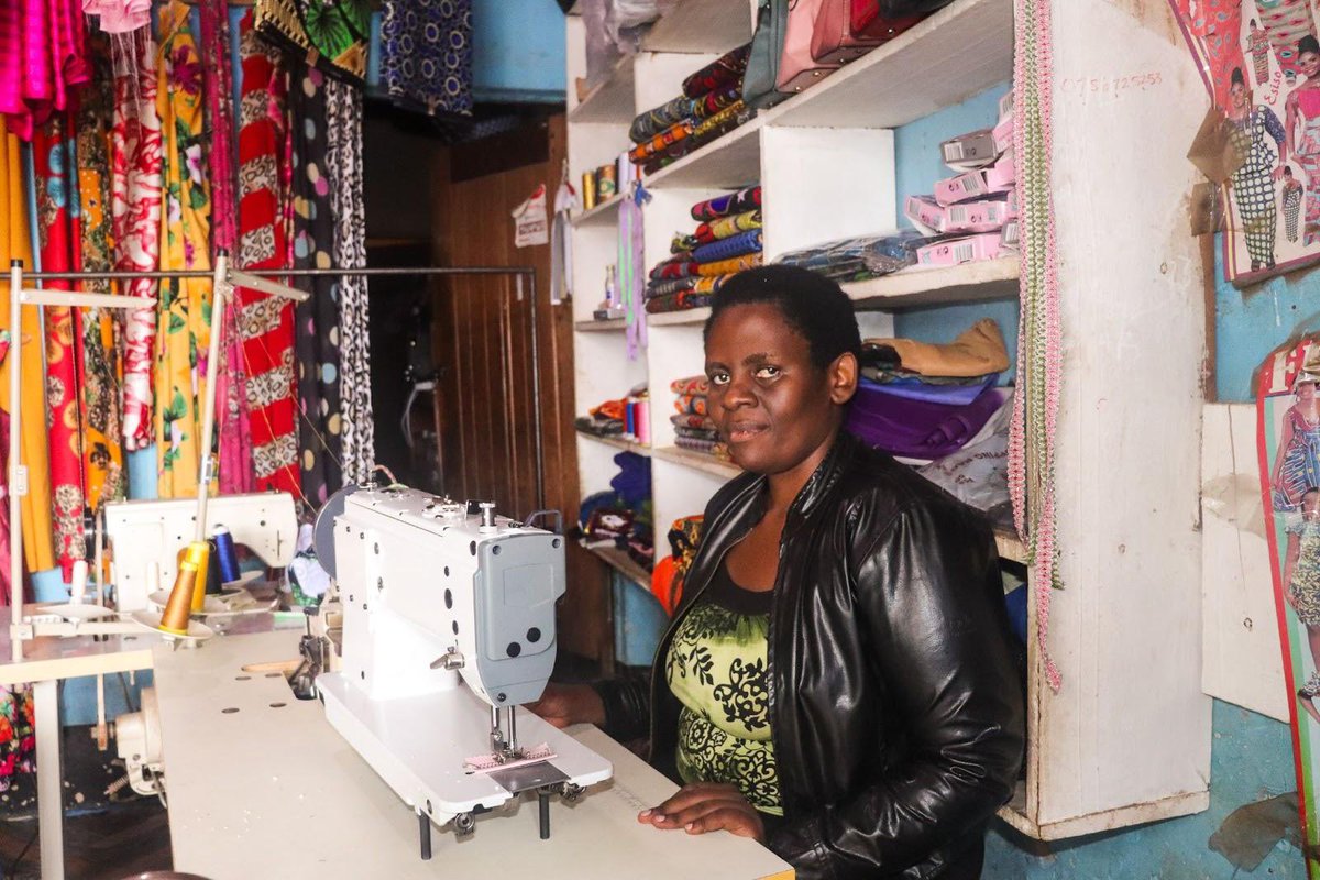 🇺🇸USAID, through partner @BerkeleyLab, provided #CleanEnergy microgrants to help seven women entrepreneurs in Uganda buy energy-efficient machines, like commercial electric ovens & tailoring machines, to expand their businesses & increase profits. ee4d.org/2024/02/06/usa…