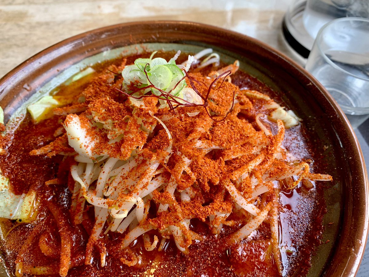 下北駅近くの麺屋鈴さんにて濃厚鶏白湯辛味噌🔥