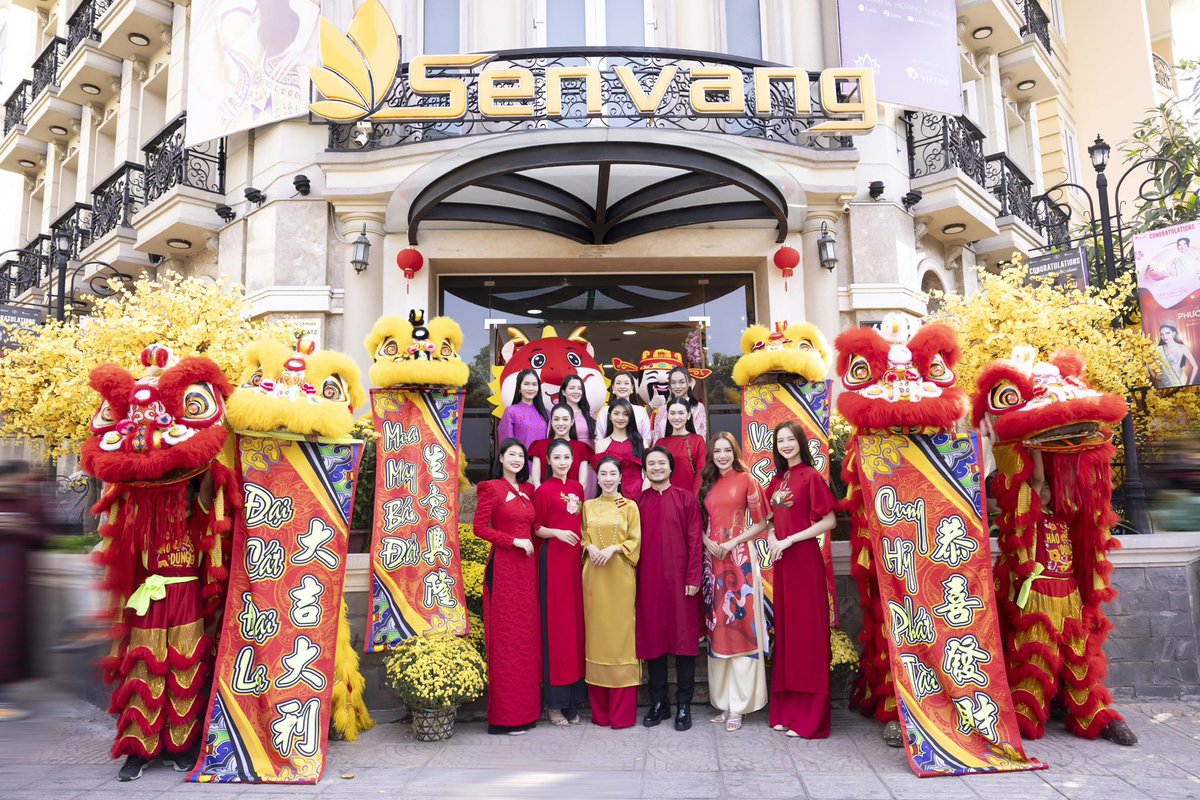 lehoangphuong_'s tweet photo. Chúc mừng công ty Sen Vàng khai trương hồng phát ạ 🫶🏼

#LeHoangPhuong #MGVN #MGI
#MissGrandVietnam #MissGrandInternational 
#WeAreGRANDThe1AndOnly 
#SenVang #SenVangEntertainment https://t.co/Ax8Sp2Chwj