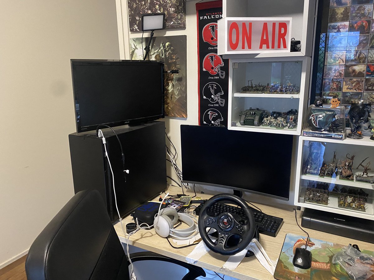 pieceinc's tweet image. Doing some rearranging/upgrading of the stream set up to get back into 2 person streams with the kids. Bit of a mess at the moment but we’ll get there
@Gaminginthehill @MagicBeansCast
