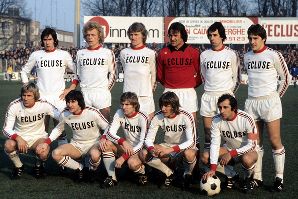 Comme promis aux Lyonnais il y a quelques jours, voici la suite de l'histoire du RWDM. Je me concentrerai sur les années de gloire et le déclin qui s’en suivra. Le RWDM 1.0 existera de 1973 à 2002, période durant laquelle il se fera un nom pour de bonnes et mauvaises raisons➡️